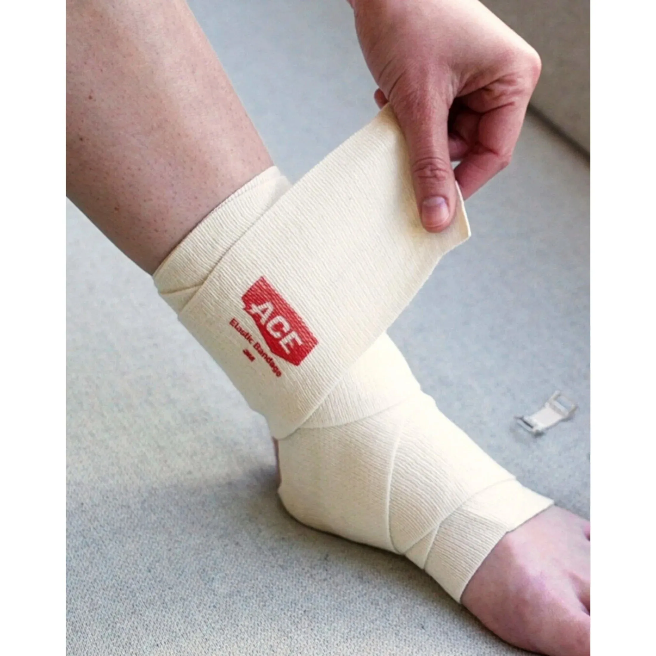 Ace Compression Elastic Bandage with Clips