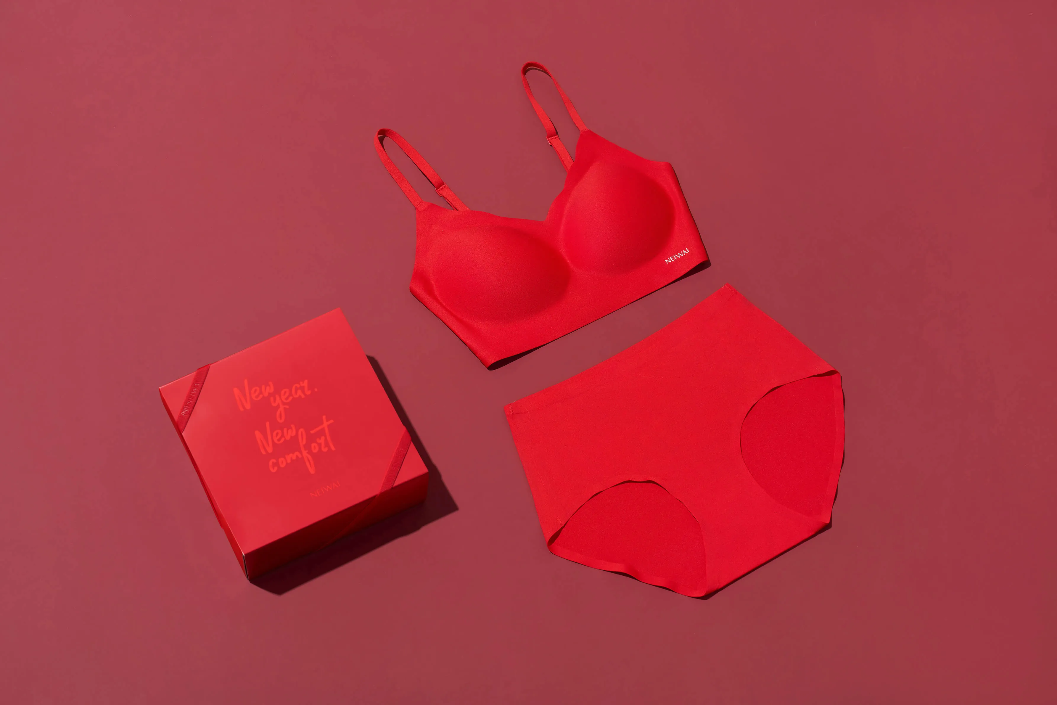 Barely Zero Fixed Cup Wavy Bra Gift Set