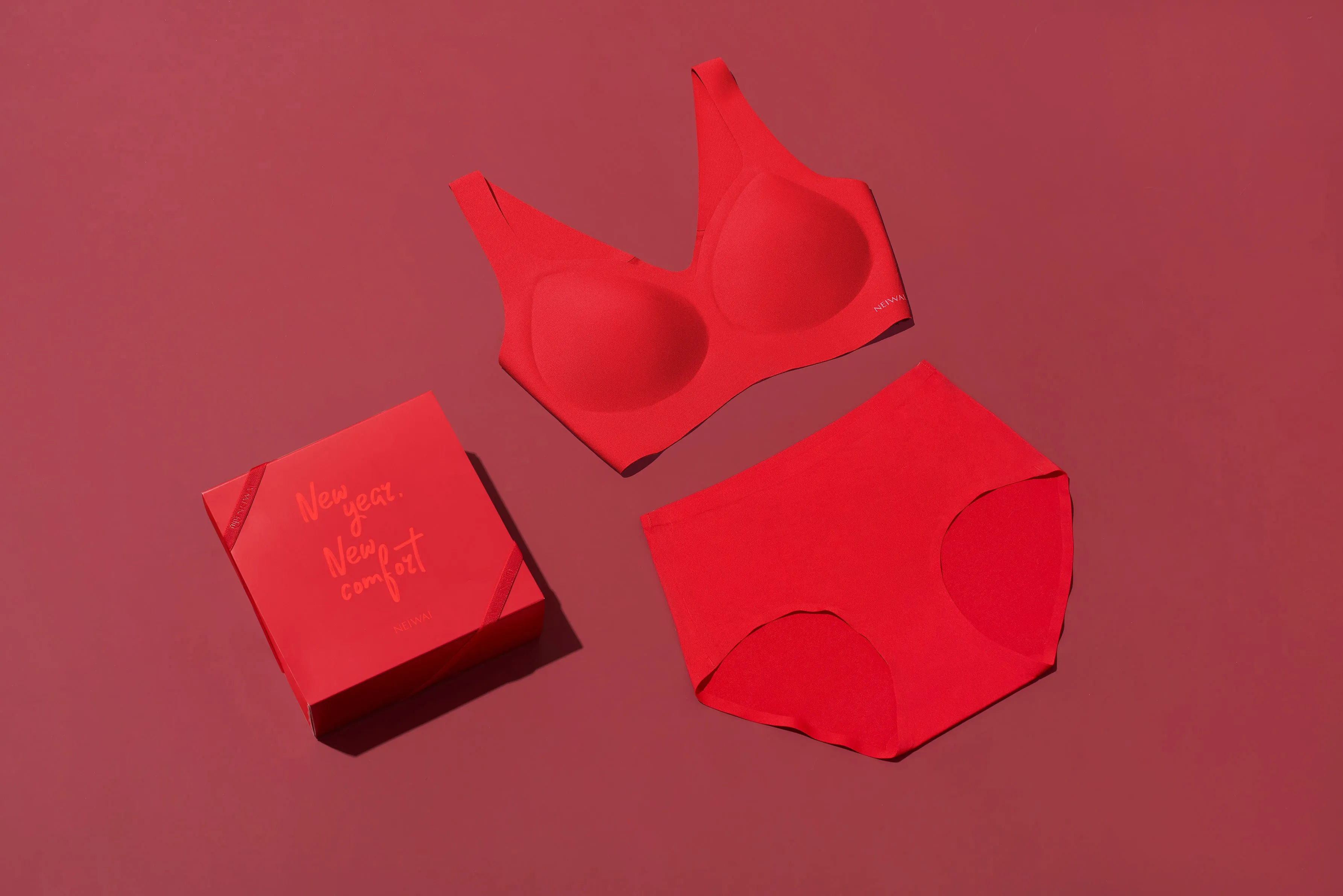 Barely Zero Plunge Bra Gift Set