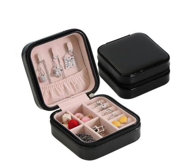 Elegant Outlook Travel Jewelry Box