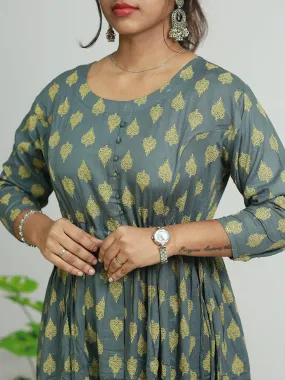 Feeding Top: Pure Rayon Material, Round Neck, 3/4 Sleeves - Only ₹364