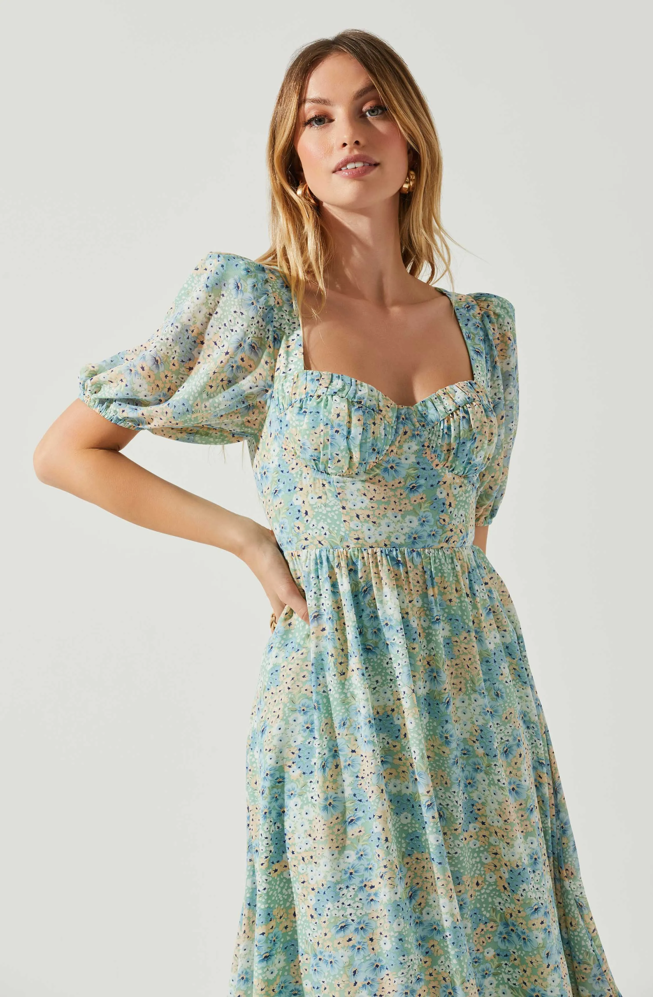 Floral Sweetheart Neck Midi Dress