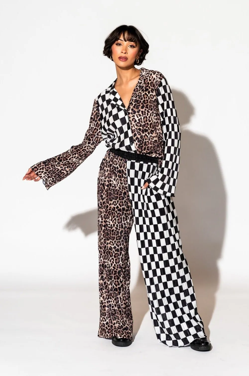 Long Sleeve Plissé Set in Leopard   Check