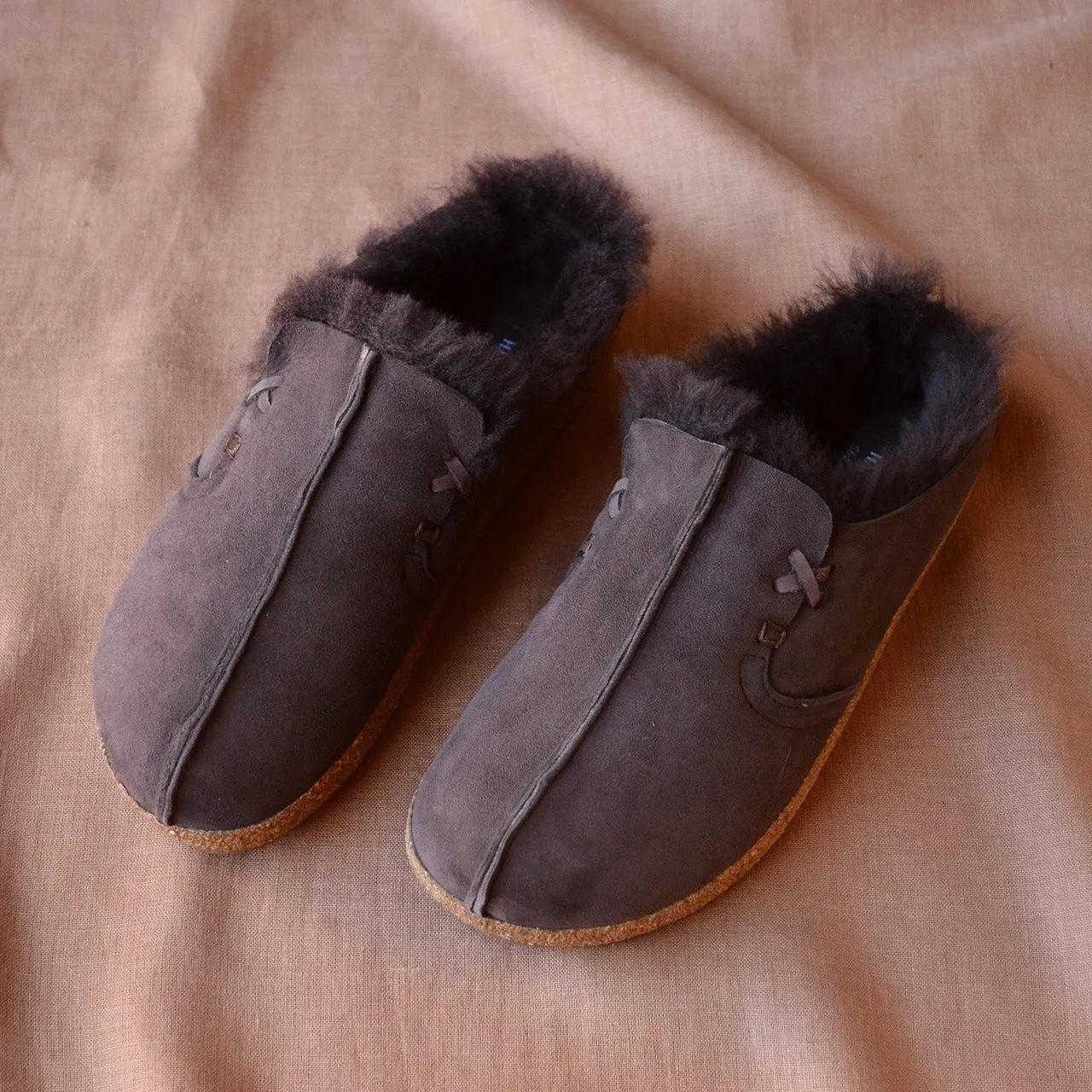 Sheepskin Clogs - Saskatchewan - Coffee (Adults 36-42)